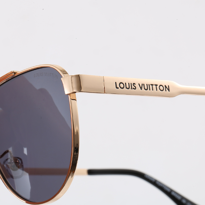 6A017 Sunglasses with box