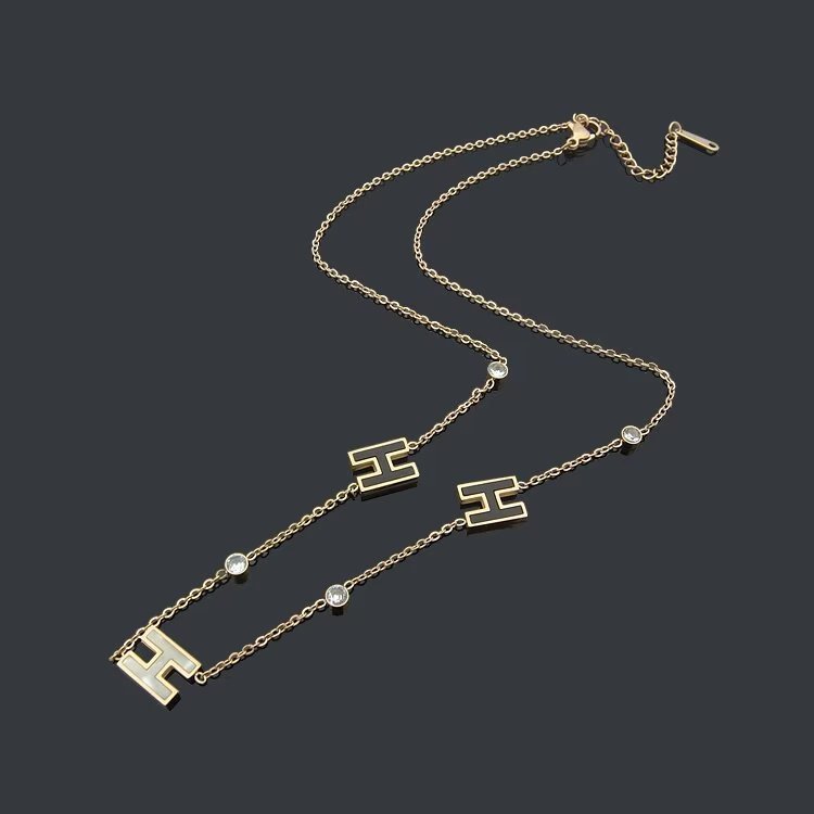 HN01 Letter Shell Stainless Steel Necklace Jewelry