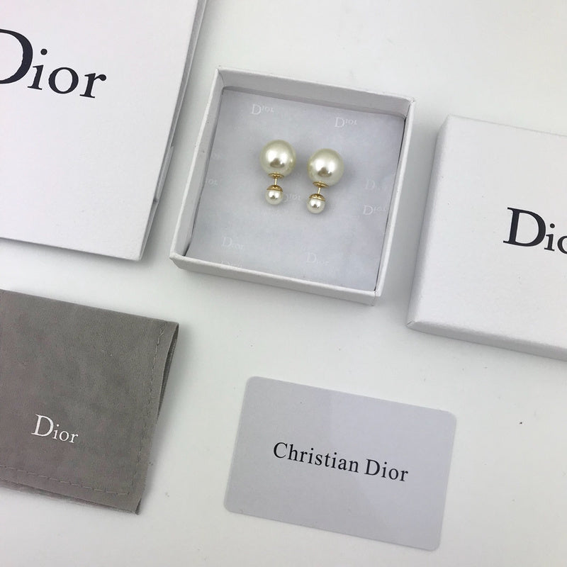 DIE30 Women's new fashion stud earrings Jewelry