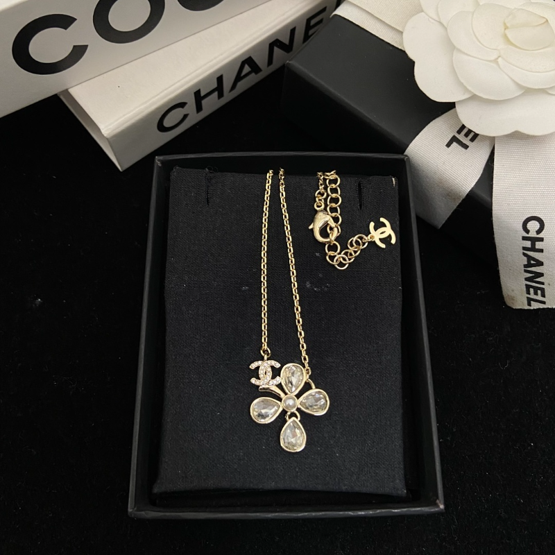 CHN104 Women's new four leaf clover crystal diamond necklace jewelry