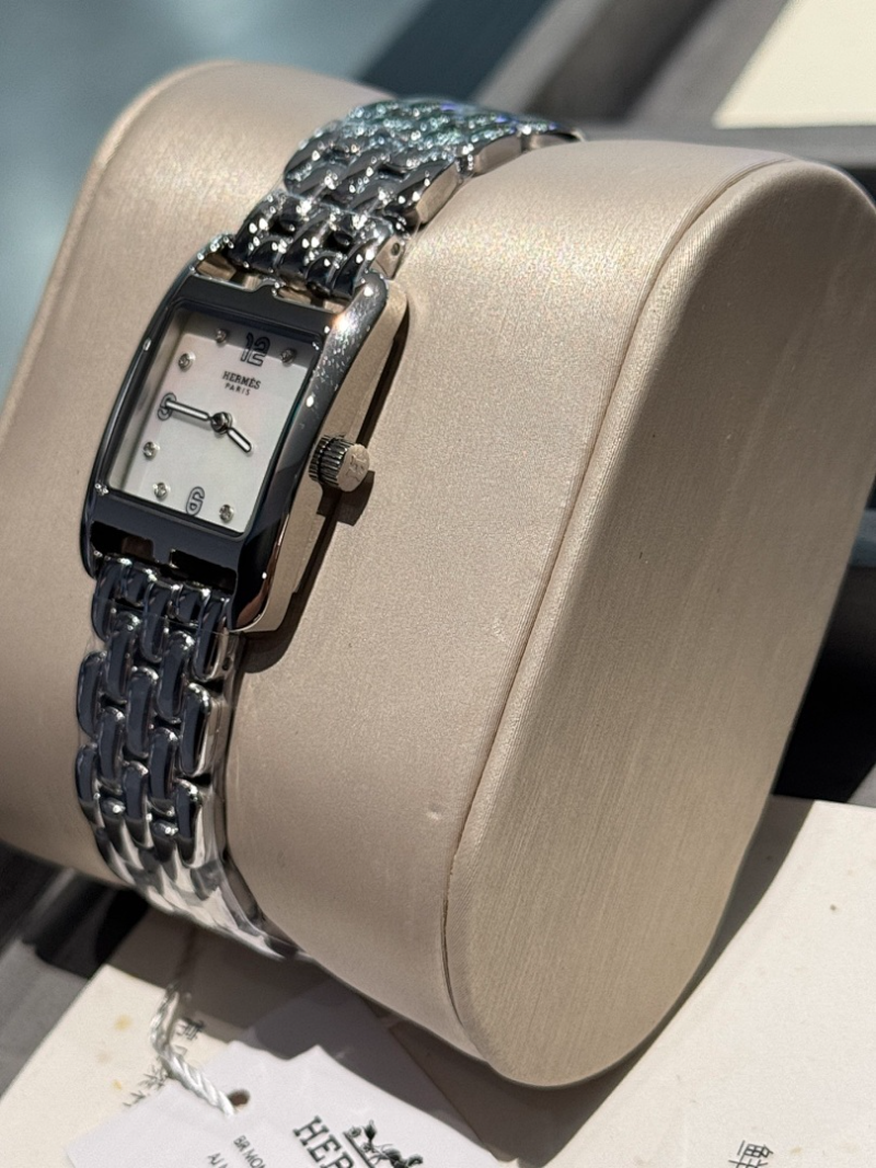HW1  Women's new versatile 23x23mm watch steel