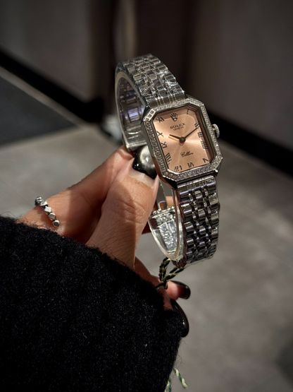 RW76  Women's low-key luxury small square watch