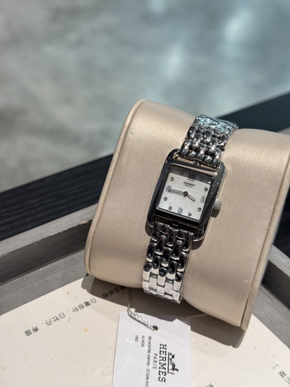 HW1  Women's new versatile 23x23mm watch steel
