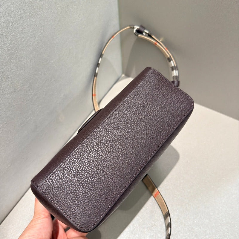LBP18  Bag 19.5-8-15CM Shoulder bag