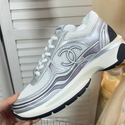XRCS1 size 35-41 lady size  genuine leather sports shoes with packaging