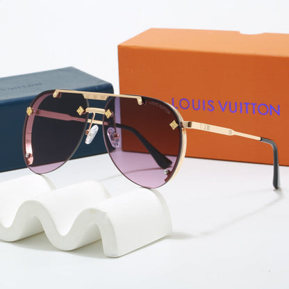 17568  Sunglasses with box