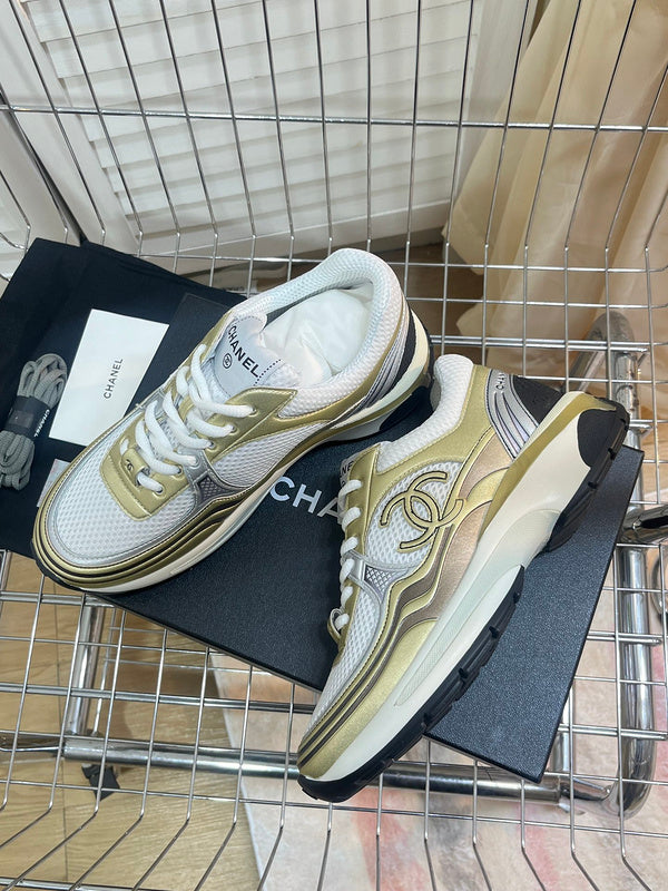 XRCS1 size 35-41 lady size  genuine leather sports shoes with packaging