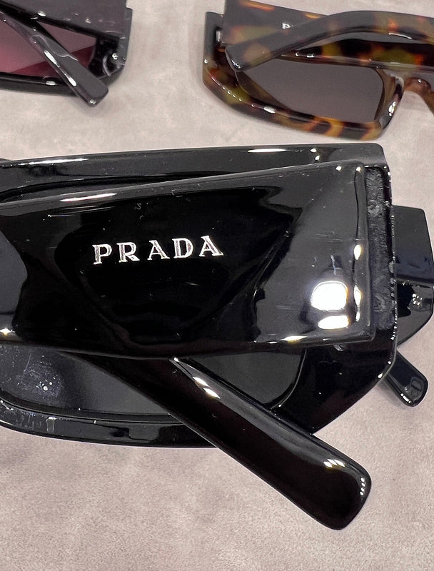 6177  Sunglasses with box