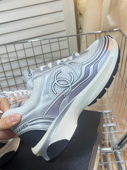 XRCS1 size 35-41 lady size  genuine leather sports shoes with packaging