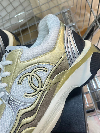 XRCS1 size 35-41 lady size  genuine leather sports shoes with packaging