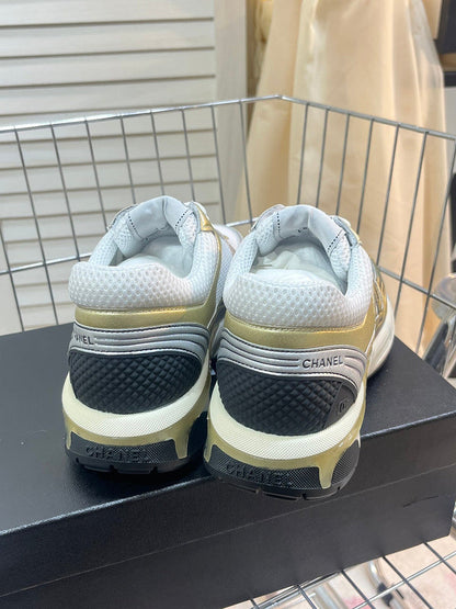 XRCS1 size 35-41 lady size  genuine leather sports shoes with packaging
