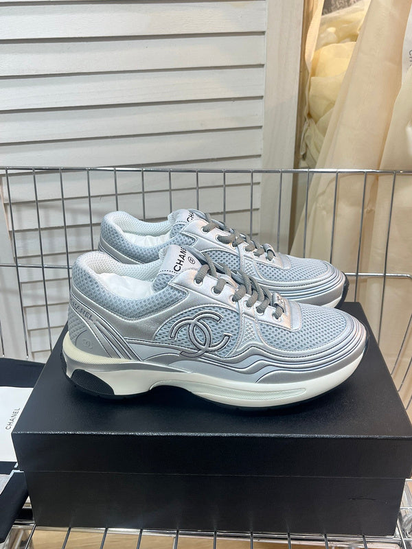 XRCS1 size 35-41 lady size  genuine leather sports shoes with packaging