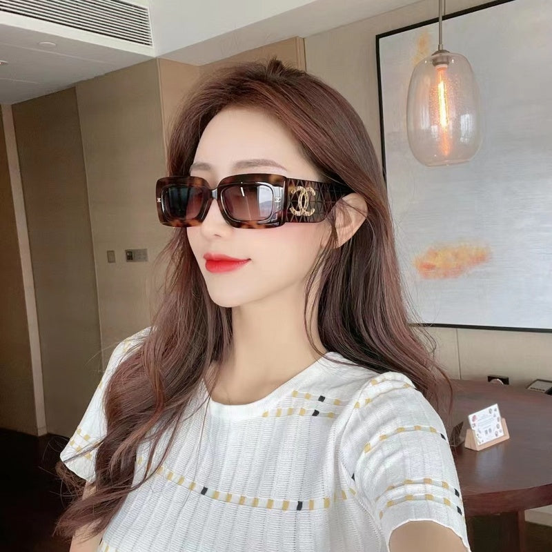 6039  Sunglasses with box