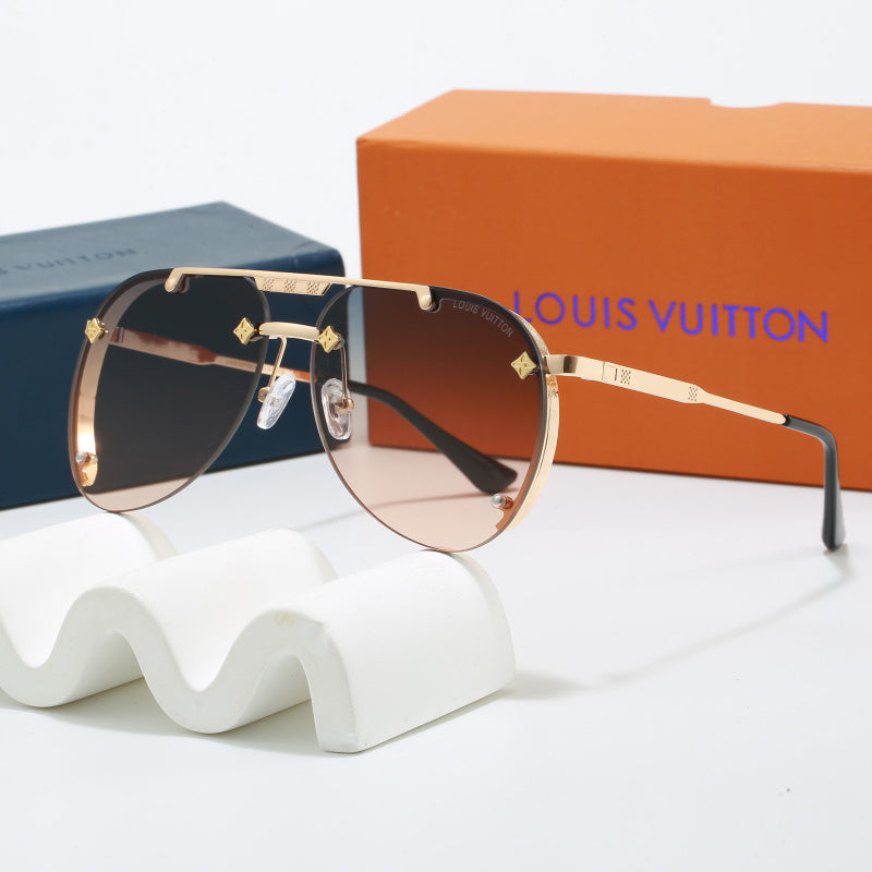 17568  Sunglasses with box