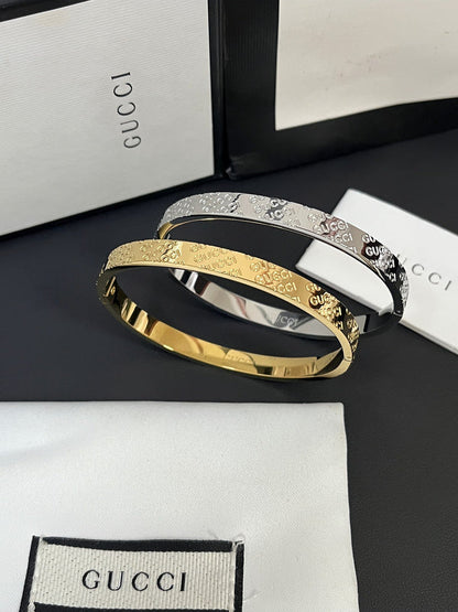 S373    Women's fashion 18K titanium steel bracelet   Jewelry