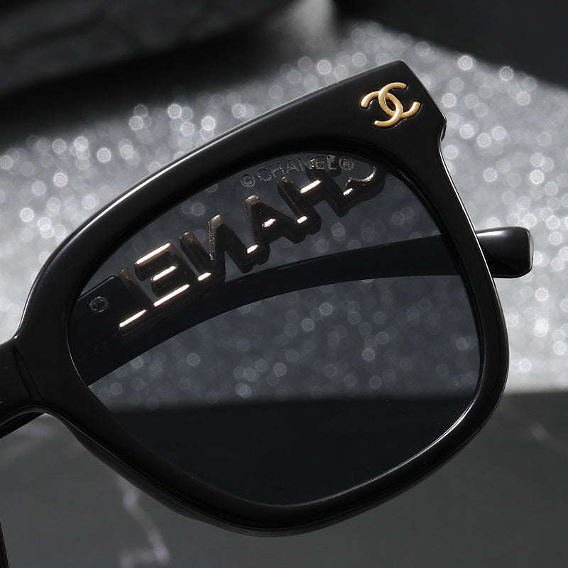 9156  Sunglasses with box