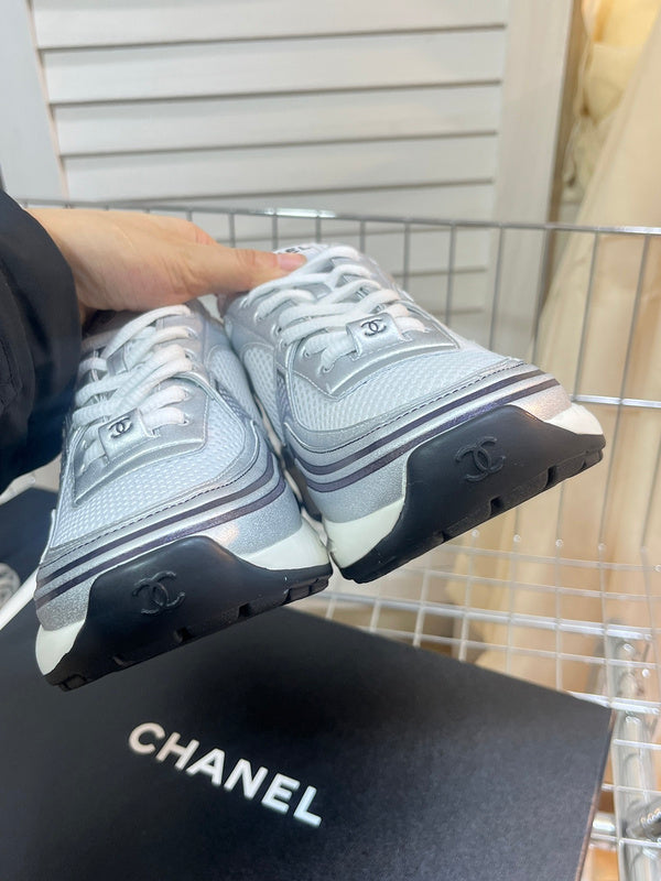 XRCS1 size 35-41 lady size  genuine leather sports shoes with packaging