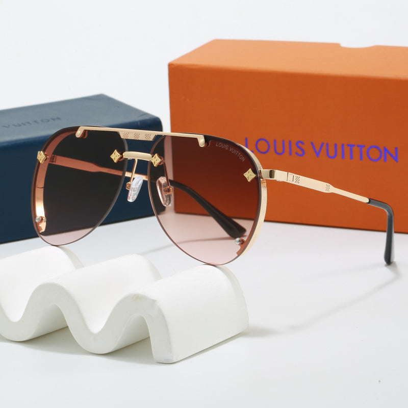 17568  Sunglasses with box
