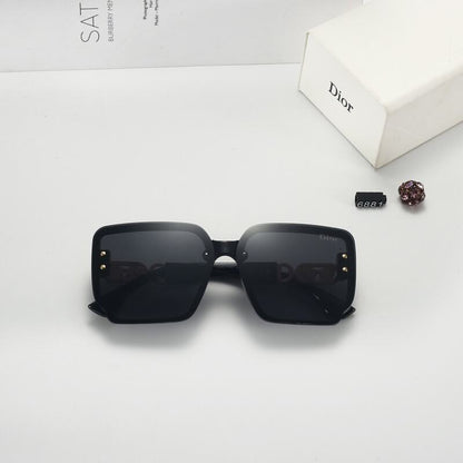 6881  Sunglasses with box