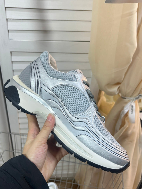 XRCS1 size 35-41 lady size  genuine leather sports shoes with packaging