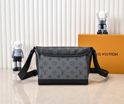LLP016 Leather bag 26.6-17-11CM   for women and men Bags