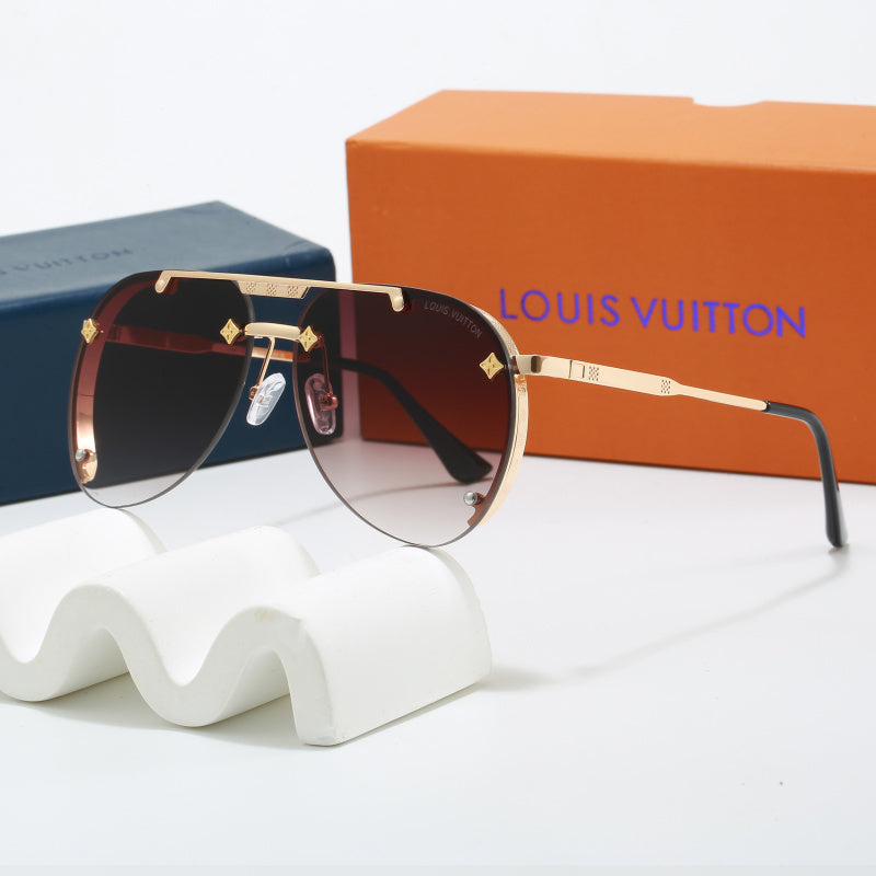 17568  Sunglasses with box