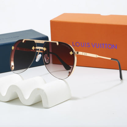 17568  Sunglasses with box