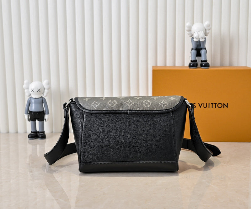 LLP016 Leather bag 26.6-17-11CM   for women and men Bags
