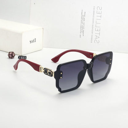 6881  Sunglasses with box