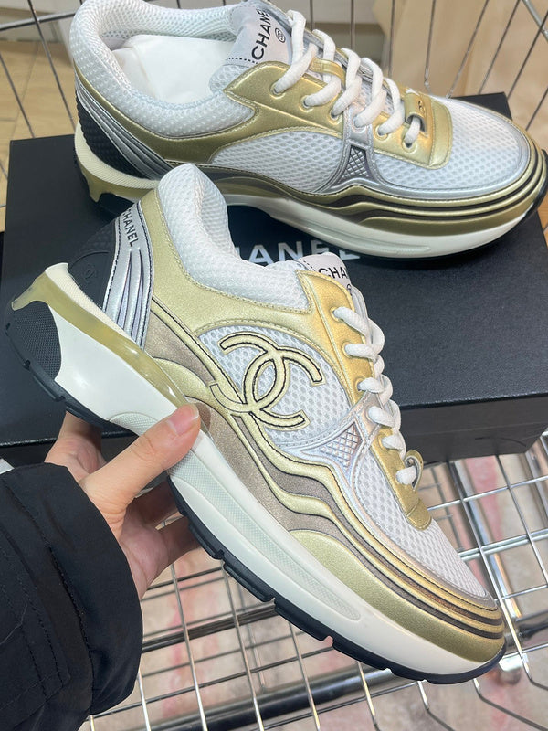 XRCS1 size 35-41 lady size  genuine leather sports shoes with packaging