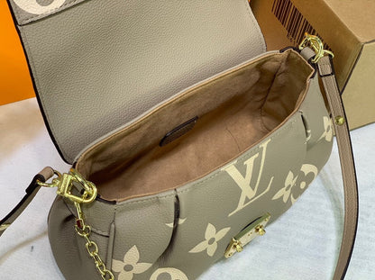 LLP130 Leather Bag 24-14-9CM
