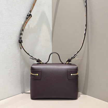LBP18  Bag 19.5-8-15CM Shoulder bag