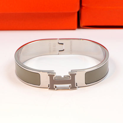 HB3 Classic stainless steel bracelet with H logo, high-quality jewelry